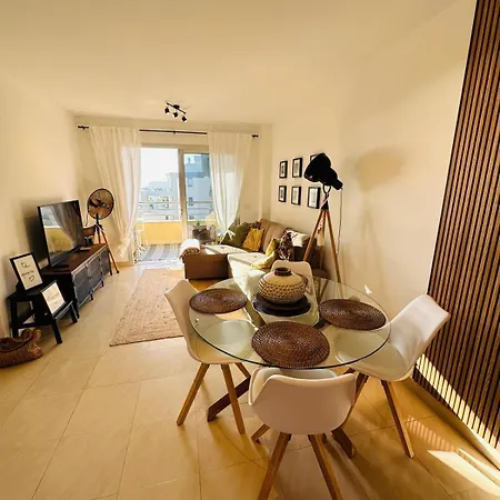 In Playa Paraiso Tenerife * 阿德耶