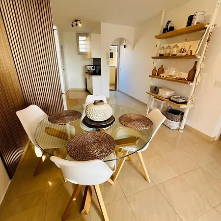 In Playa Paraiso Tenerife * 阿德耶